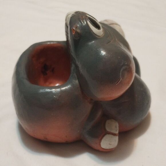 Handcrafted Hippo in Converse Clay Toothbrush Holder - Picture 5 of 8
